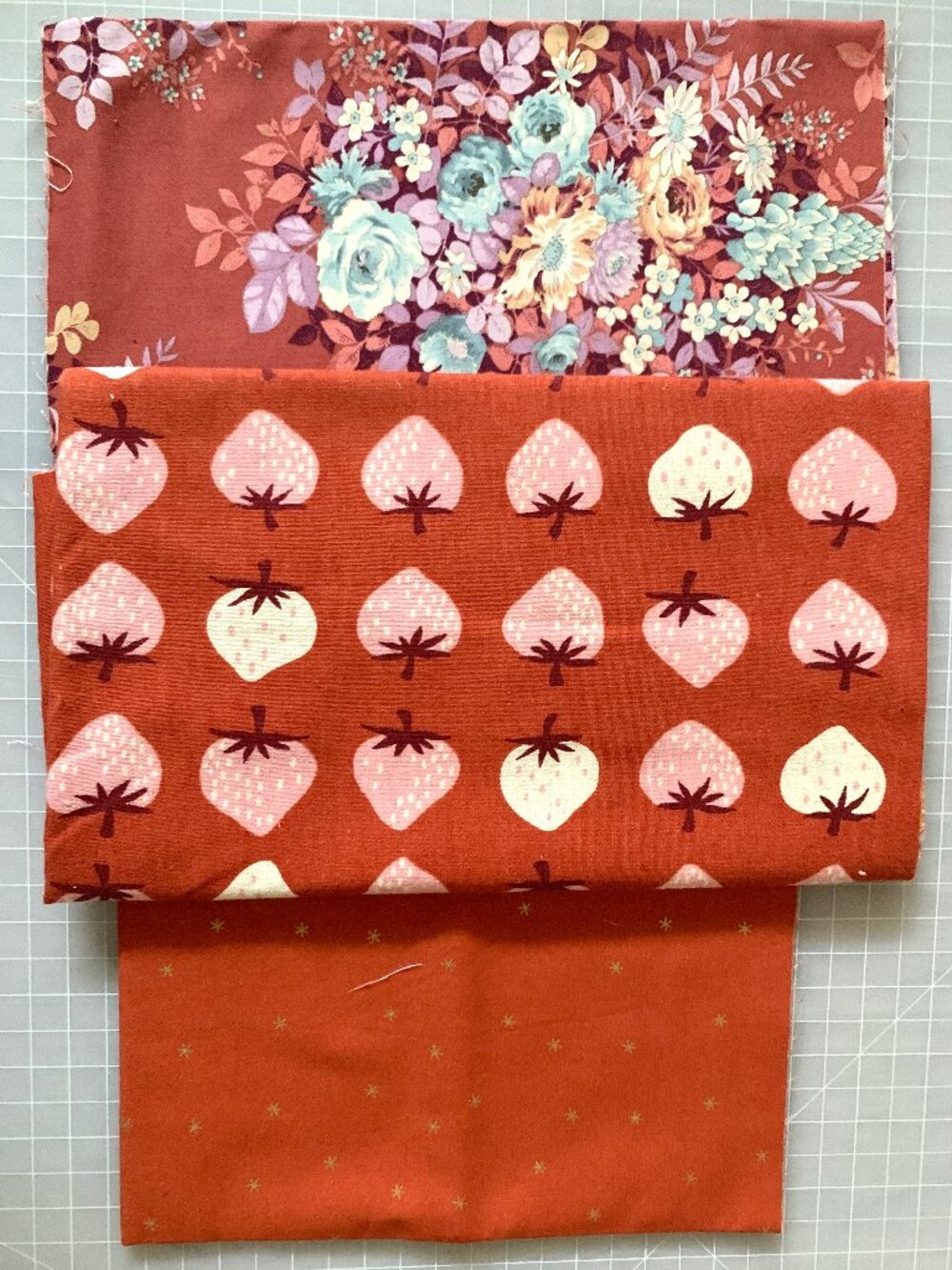 Bundle of Fabric - Red & Pink